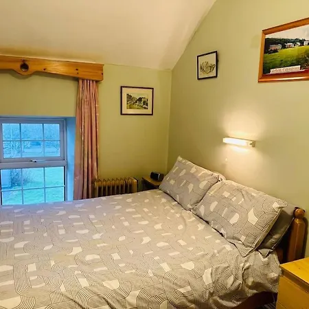 Hillview House,